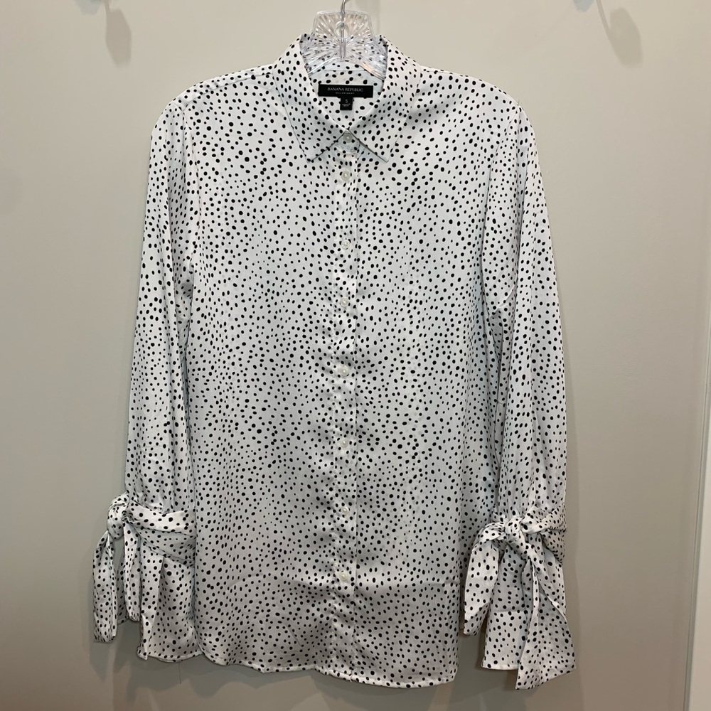 Banana Republic ⭐️Dillon tie sleeves ⭐️ Small NWT